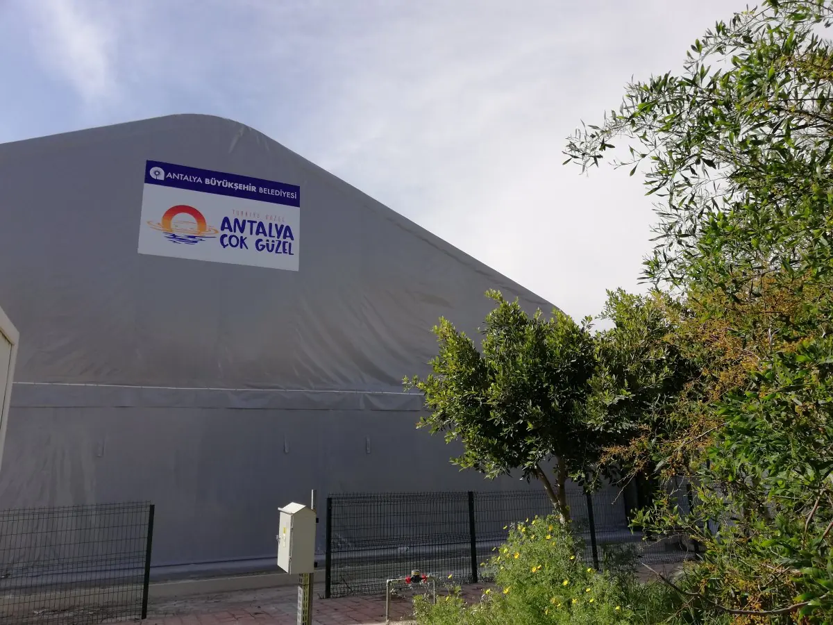 PVC fabric basketball sports tent exterior during daytime