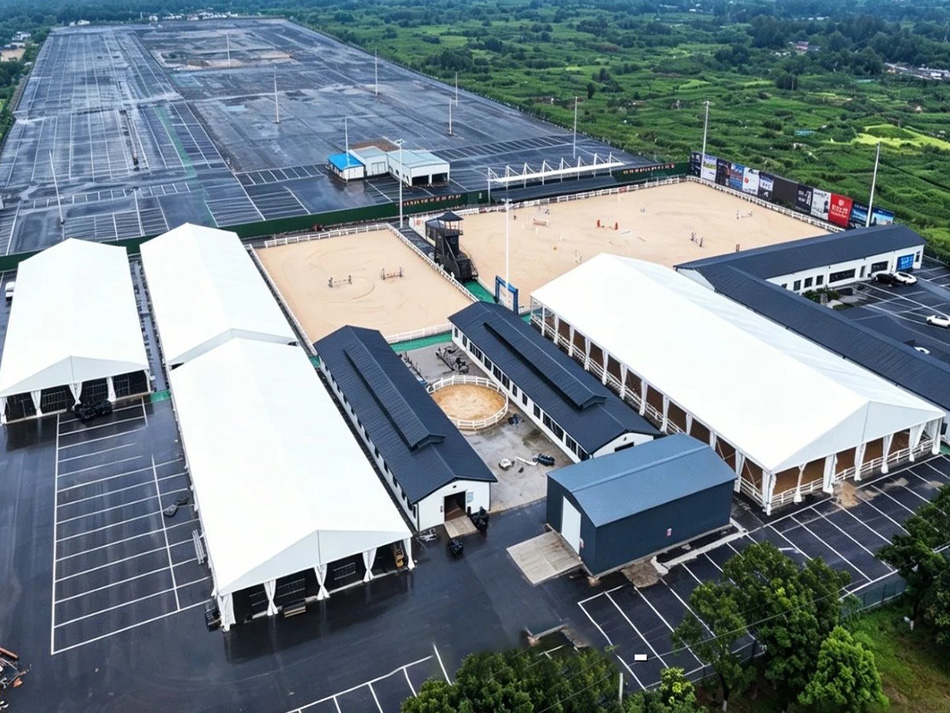 Why Choose Holaj Tents for Your Business?